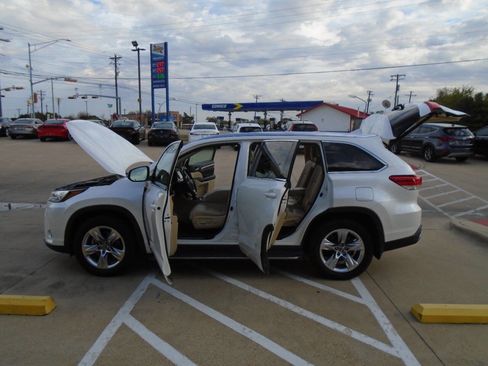 Used 2019 Toyota Highlander FWD V6 image 27