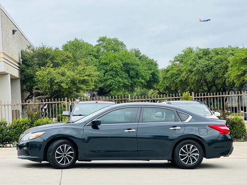 Used 2017 Nissan Altima 2.5 S w/ Power Driver Seat Package FWD image 5
