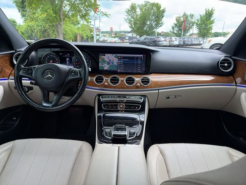 Used 2018 Mercedes-Benz E 300 image 22