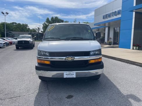 Used 2024 Chevrolet Express 2500 w/ Driver Convenience Package RWD image 2