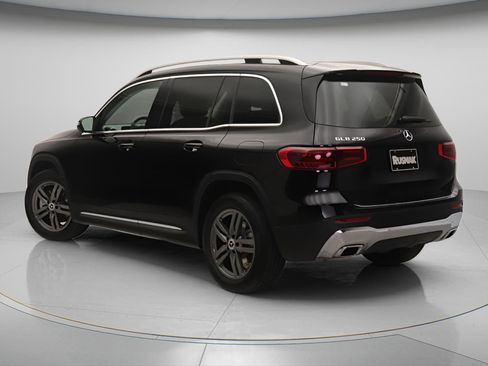 New 2026 Mercedes-Benz GLB 250 image 2