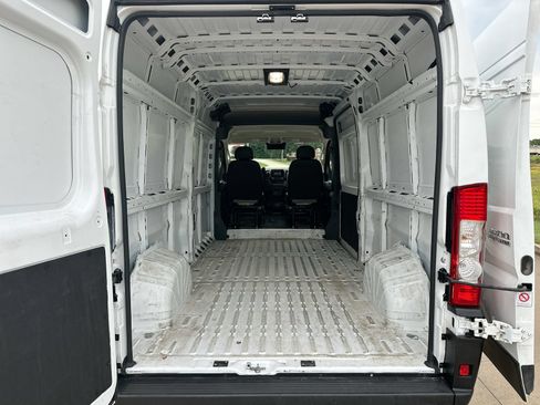 Used 2025 RAM ProMaster 2500 w/ Convenience Group FWD image 21