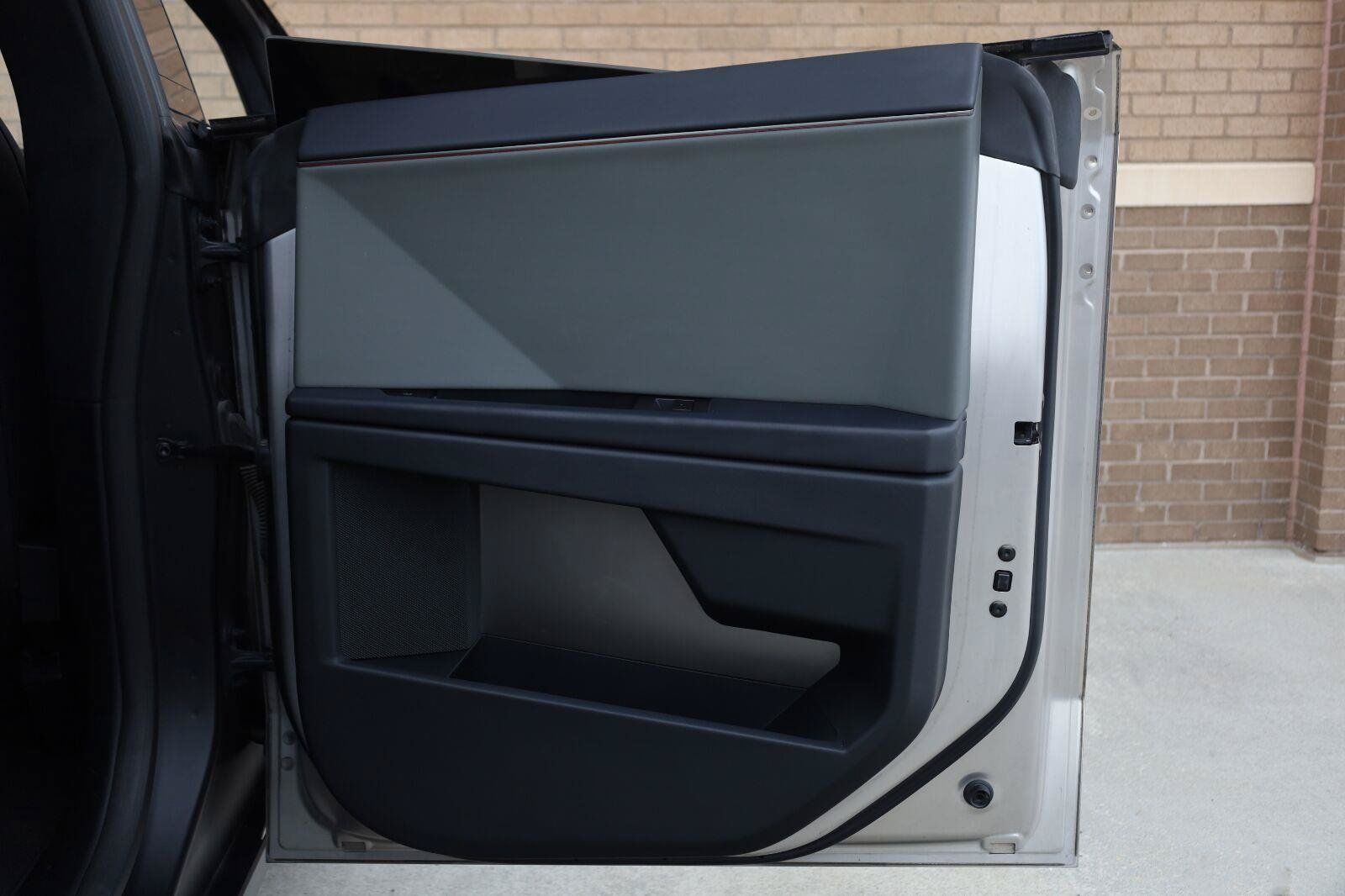 Used 2025 Tesla Cybertruck AWD Crew Cab image 24