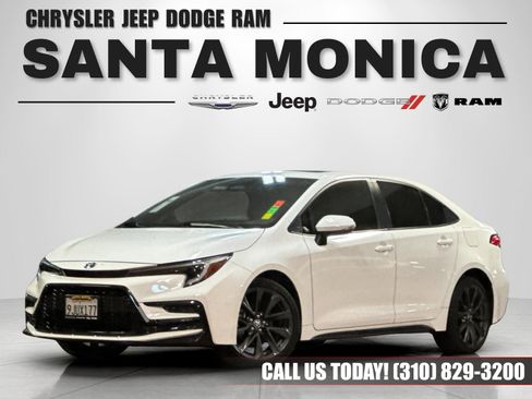 Used 2024 Toyota Corolla SE w/ SE Package image 1