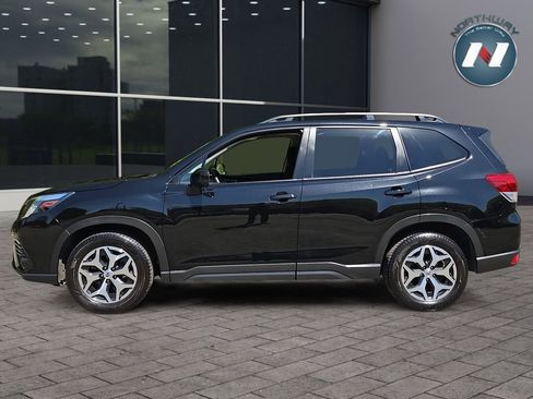 Used 2024 Subaru Forester Premium AWD/4WD image 2