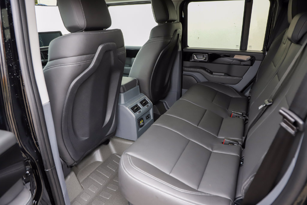 Used 2025 INEOS Grenadier Station Wagon AWD/4WD image 52