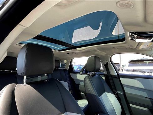 Used 2025 Land Rover Range Rover Velar S image 23