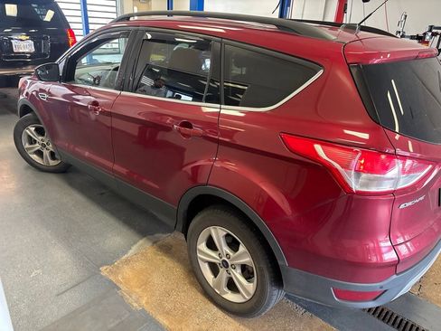 Used 2016 Ford Escape SE w/ Equipment Group 201A FWD image 7
