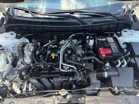 Used 2025 Nissan Altima 2.5 SV FWD image 32