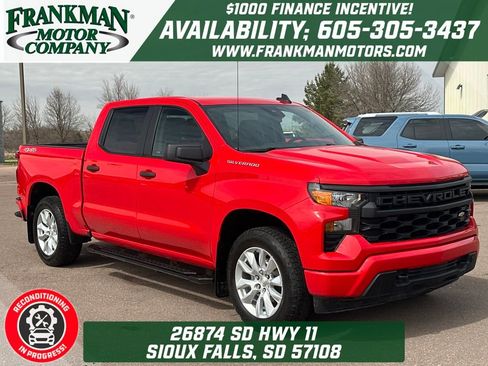 Used 2023 Chevrolet Silverado 1500 Custom image 1