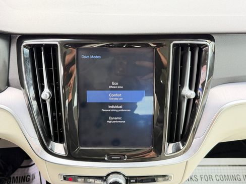 Used 2020 Volvo S60 T5 Momentum w/ Protection Package image 67