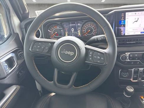 Used 2025 Jeep Gladiator Sport AWD/4WD image 27