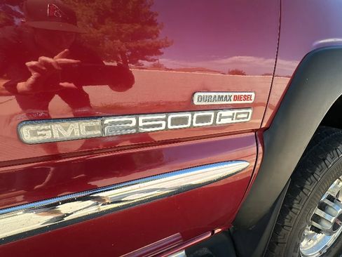 Used 2005 GMC Sierra 2500 SLE w/ Heavy-Duty Power Package AWD/4WD image 6