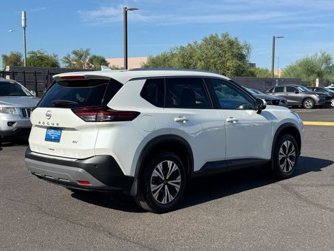 Used 2023 Nissan Rogue SV w/ SV Premium Package FWD image 8