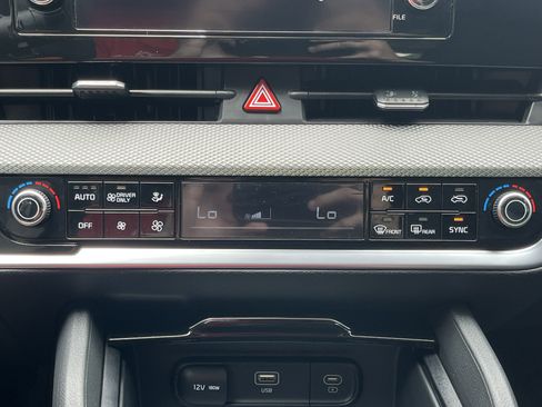 New 2025 Kia Sportage LX image 7