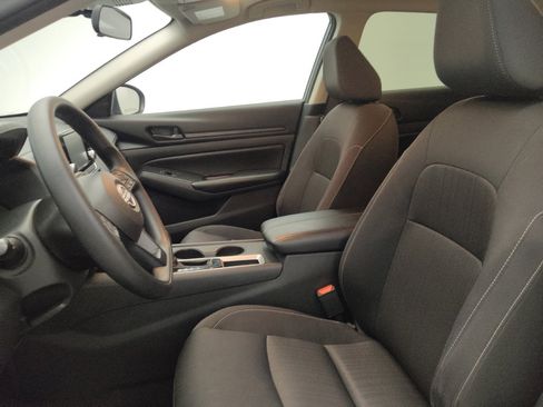 Used 2024 Nissan Altima 2.5 S FWD image 17