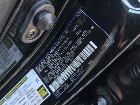 Certified 2024 Toyota Corolla Cross LE image 25