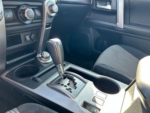 Used 2016 Toyota 4Runner SR5 AWD/4WD image 23