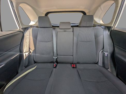 Used 2019 Toyota RAV4 LE FWD image 29