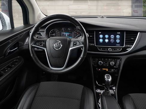 Used 2021 Buick Encore Preferred image 19