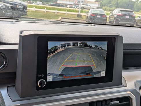 Certified 2024 Toyota Tacoma SR5 AWD/4WD image 35