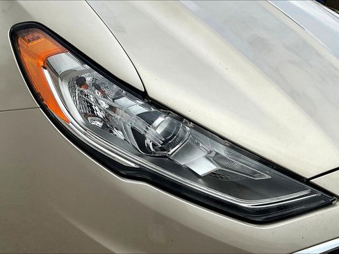 Used 2018 Ford Fusion S image 27