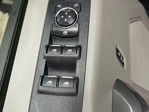 Used 2018 Ford F150 XLT image 9