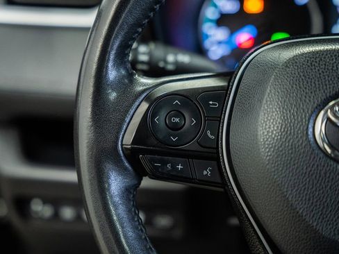 Used 2021 Toyota RAV4 XLE Premium image 26