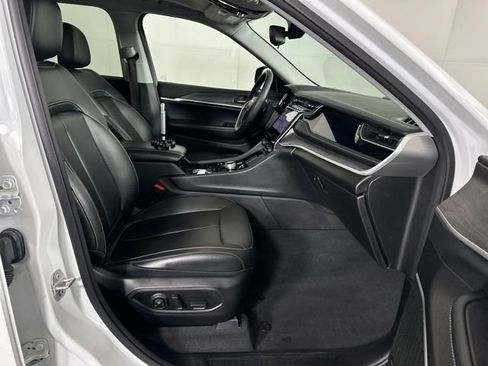 Used 2023 Jeep Grand Cherokee 4WD 4xe image 28