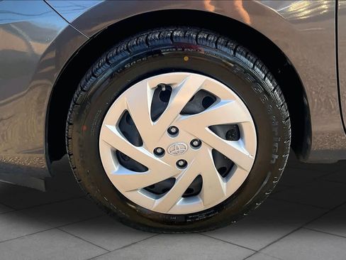 Used 2016 Toyota Prius C One FWD image 9