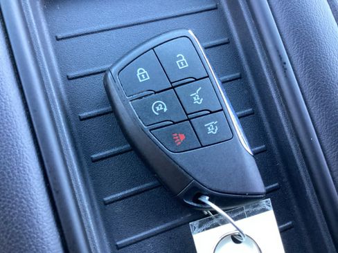 Used 2023 Chevrolet Suburban Z71 image 38