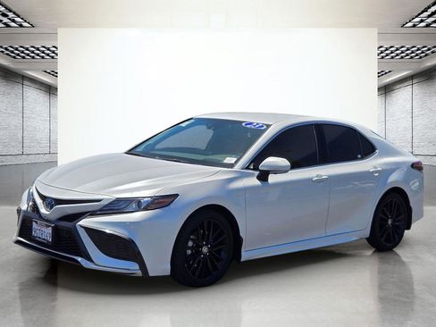 Used 2023 Toyota Camry XSE w/ Navigation Package FWD image 11