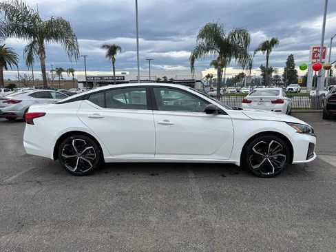 New 2025 Nissan Altima 2.5 SR w/ SR Premium Package image 7