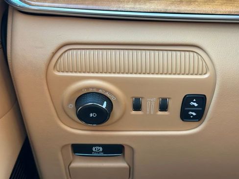 Used 2025 Jeep Grand Wagoneer L Series III w/ Rear Seat Video Group 1 AWD/4WD image 21