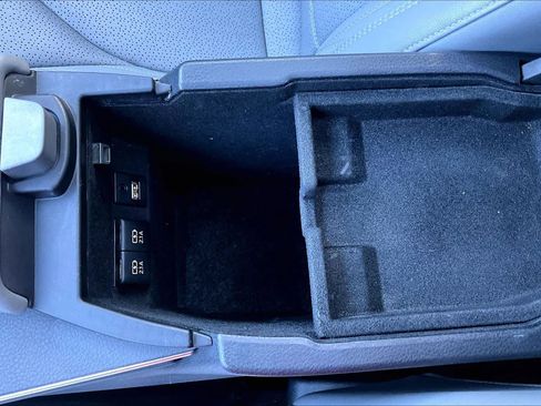 Used 2019 Toyota Avalon Limited FWD image 34