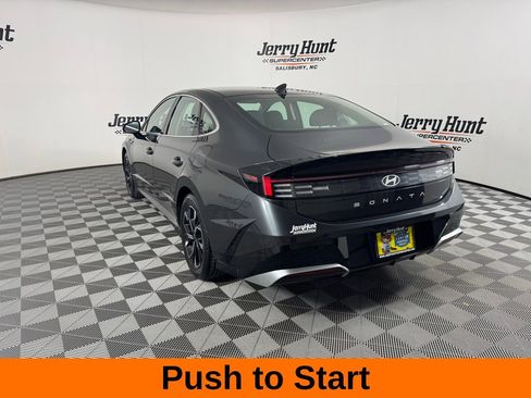 Used 2025 Hyundai Sonata SEL FWD image 9