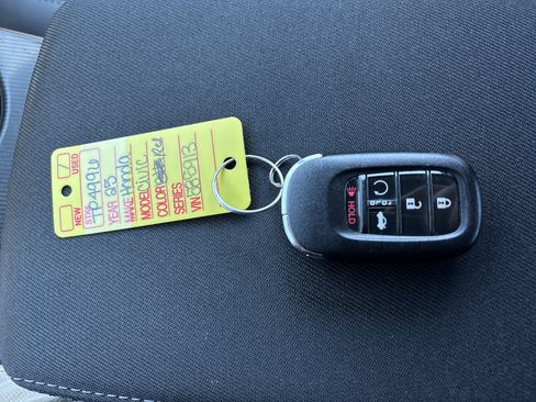 Used 2025 Honda Civic Sport image 28