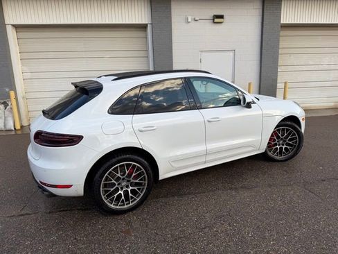 Used 2018 Porsche Macan Turbo image 4