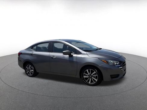 Used 2025 Nissan Versa SV FWD image 2