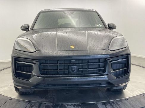 Certified 2025 Porsche Cayenne GTS AWD/4WD image 10