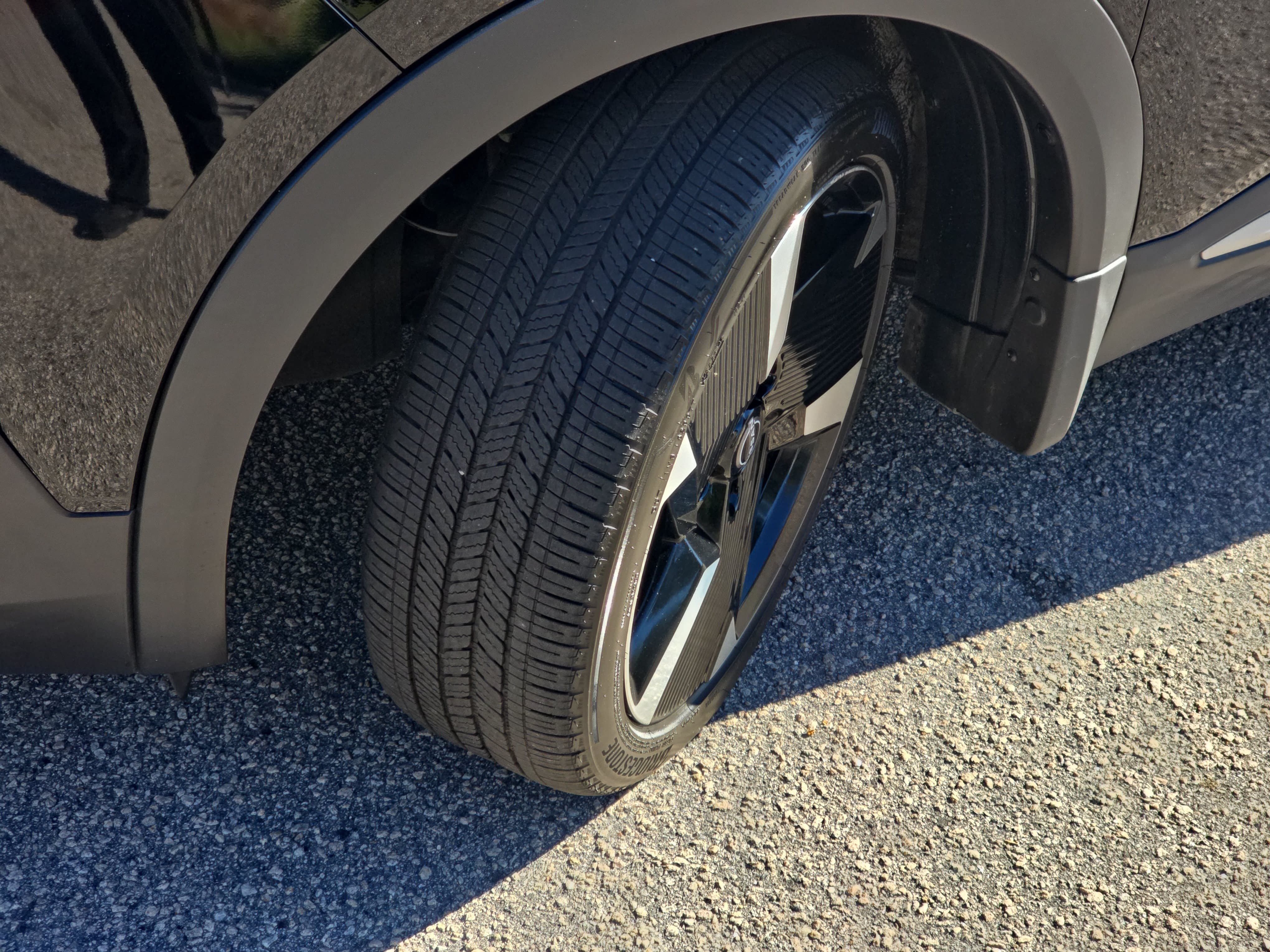 Used 2025 Nissan Kicks SR FWD image 31