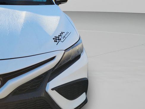 Used 2024 Toyota Camry SE image 14