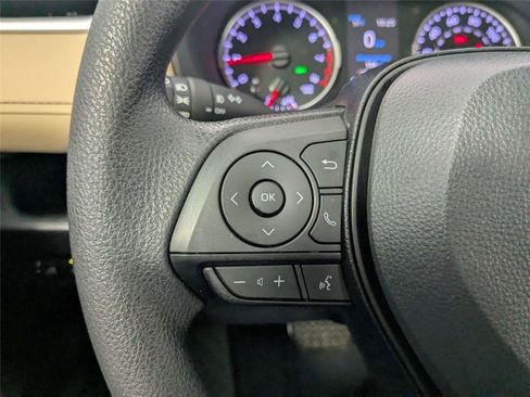 Used 2021 Toyota RAV4 XLE w/ Convenience Package image 18