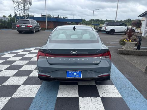 Used 2023 Hyundai Elantra Limited FWD image 4