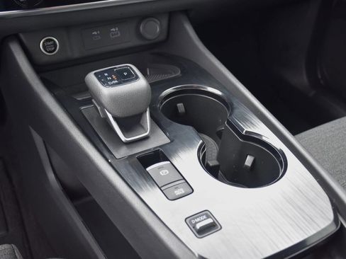 Used 2021 Nissan Rogue S image 17