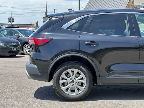 Used 2023 Ford Escape Active w/ Tech Pack #1 AWD/4WD image 9
