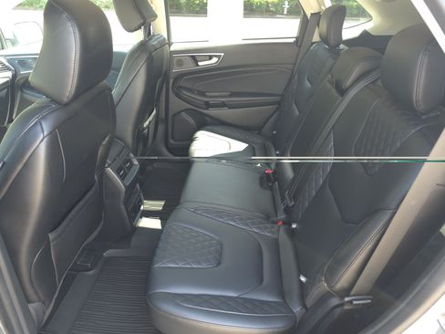 Certified 2024 Ford Edge Titanium AWD/4WD image 11