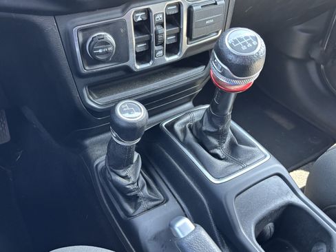 Used 2020 Jeep Gladiator Sport w/ Quick Order Package 23S AWD/4WD image 26