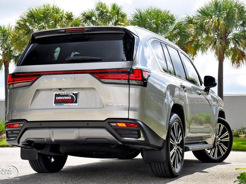 Used 2026 Lexus LX 700h Luxury AWD/4WD image 40