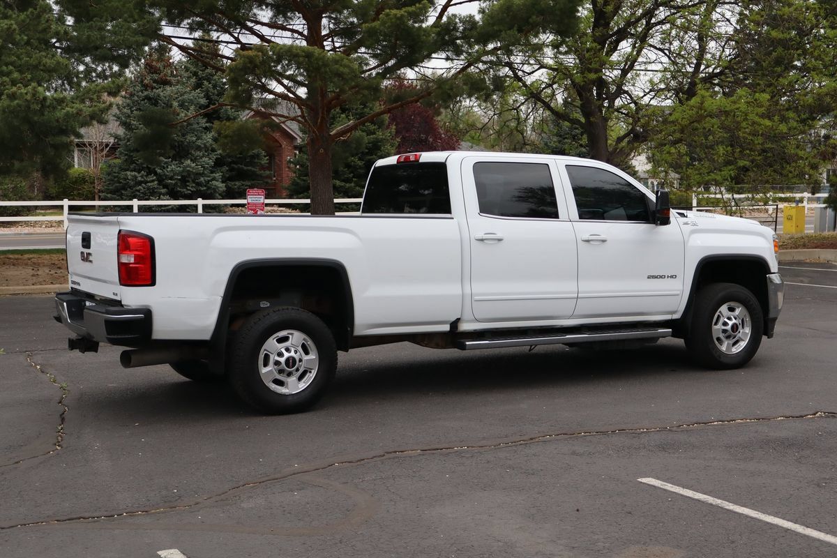 Used 2019 GMC Sierra 2500 SLE w/ Suspension Package, Off-Road AWD/4WD image 4